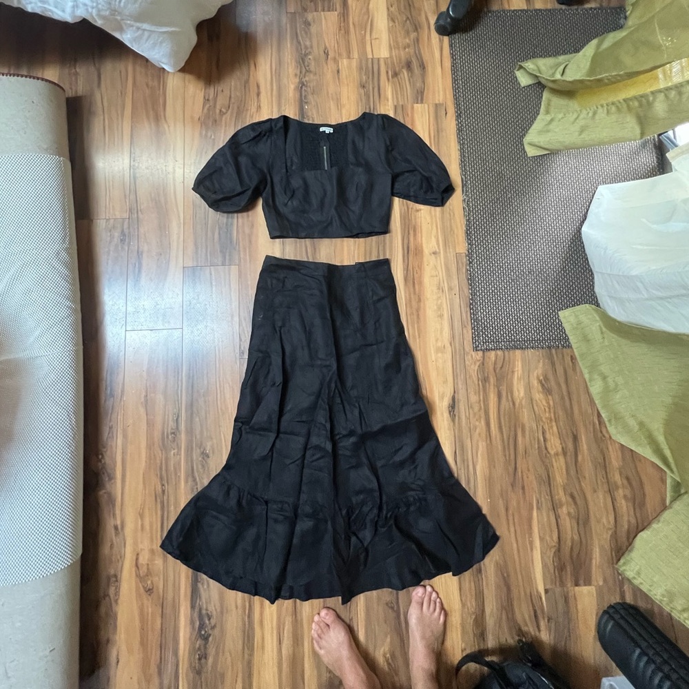 Reformation size 6 2 piece linen set